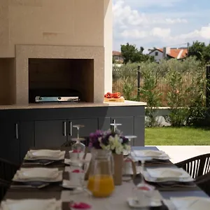 Perla Villa